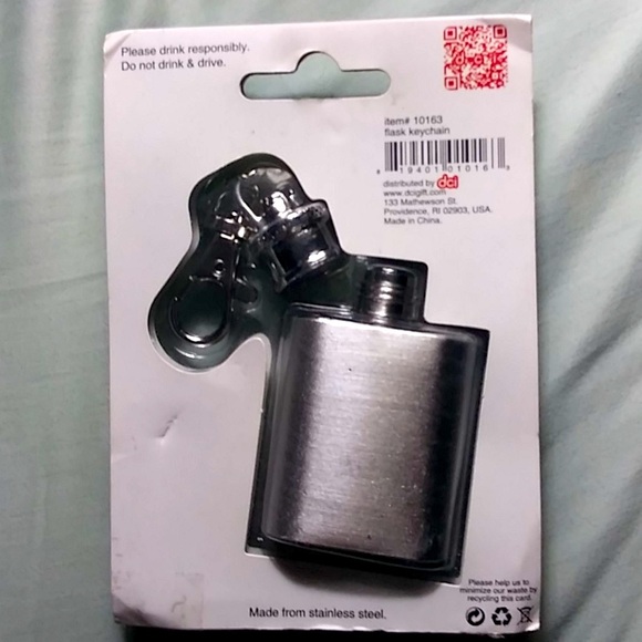 𝐍𝐖𝐓 Flask Keychain! - Picture 2 of 3